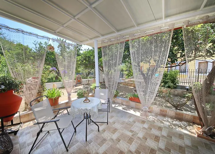 Vasia's Small Apartman *